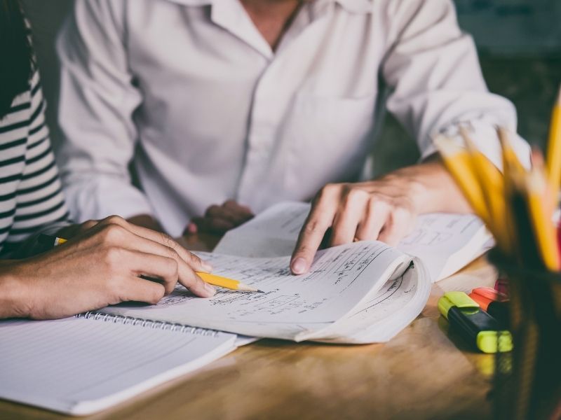 Chia sẻ kinh nghiệm tìm gia sư dạy kèm toán lý hóa lớp 12 hiệu quả Chia sẻ kinh nghiệm tìm gia sư dạy kèm toán lý hóa lớp 12 hiệu quả