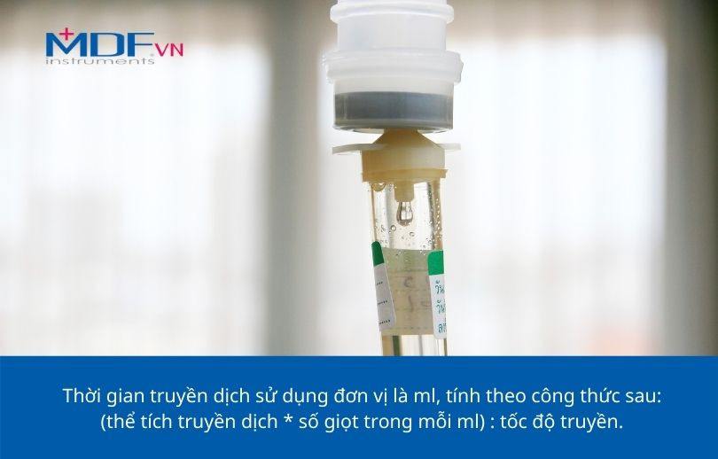 Đồng hồ hiển thị thời gian, tượng trưng cho việc tính toán tốc độ và thời gian truyền dịch