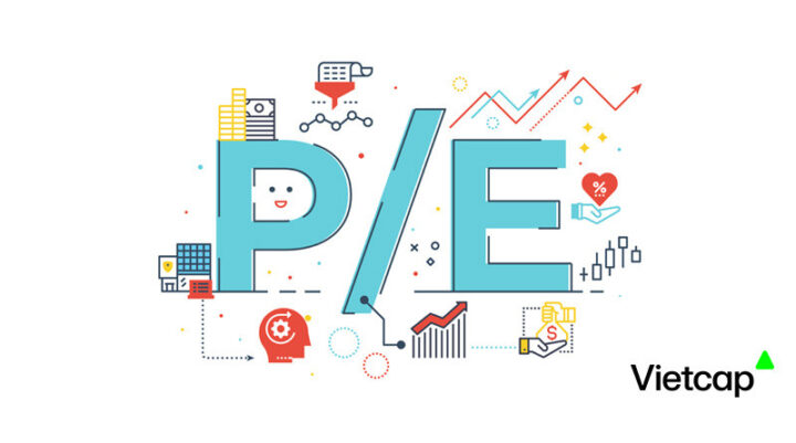 Người đang phân tích chỉ số P/E trên biểu đồ chứng khoán