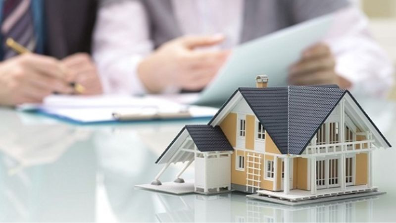 Bản vẽ kỹ thuật trên máy tính bảng hiển thị các phép đo hình vuông