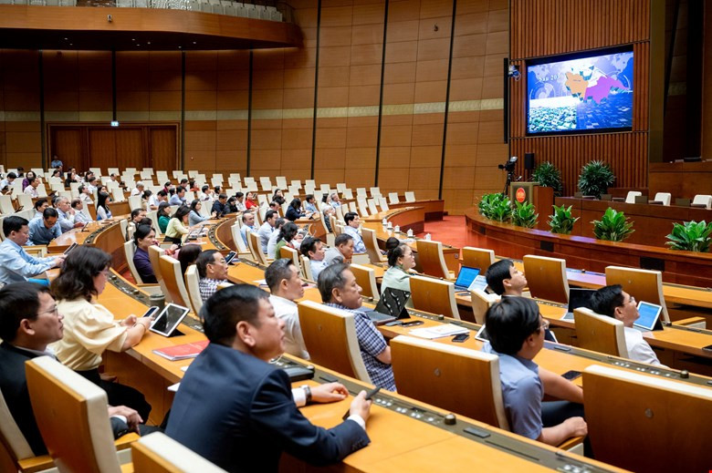Các đại biểu tham dự phiên họp Quốc hội quan trọng bàn về tương lai Thừa Thiên Huế