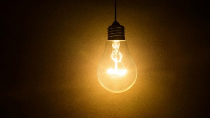 Hình ảnh đèn hoặc các dụng cụ tỏa nhiệt, ví dụ áp dụng công thức tính i trong vật lý