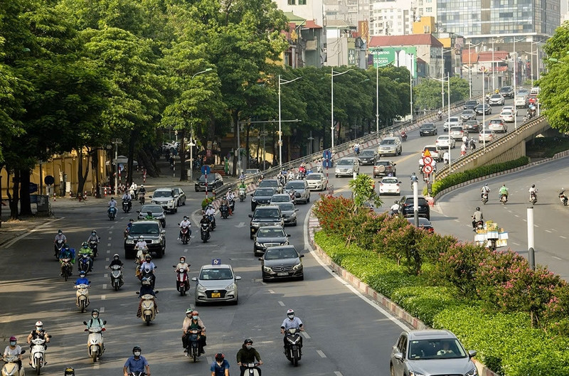 Hình ảnh một thành phố hiện đại với không gian xanh và quy hoạch thông minh, tượng trưng cho các giải pháp quy hoạch để quản lý mật độ dân số hiệu quả.