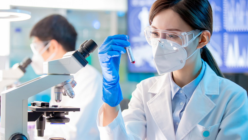 Minh họa các ion điện giải chính trong máu, liên quan đến công thức tính anion gap