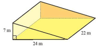 Mô hình khối bê tông hình lăng trụ đứng tam giác, minh họa ứng dụng thực tế của việc tính toán thể tích và diện tích bề mặt trong ngành xây dựng.