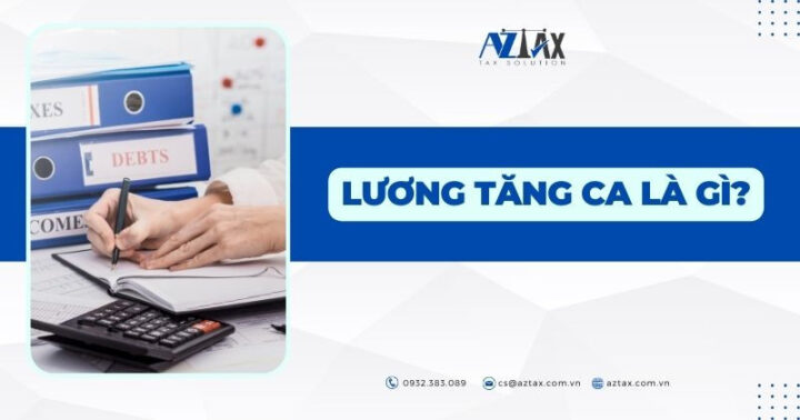 Người lao động làm việc tăng ca vào buổi tối để hoàn thành công việc