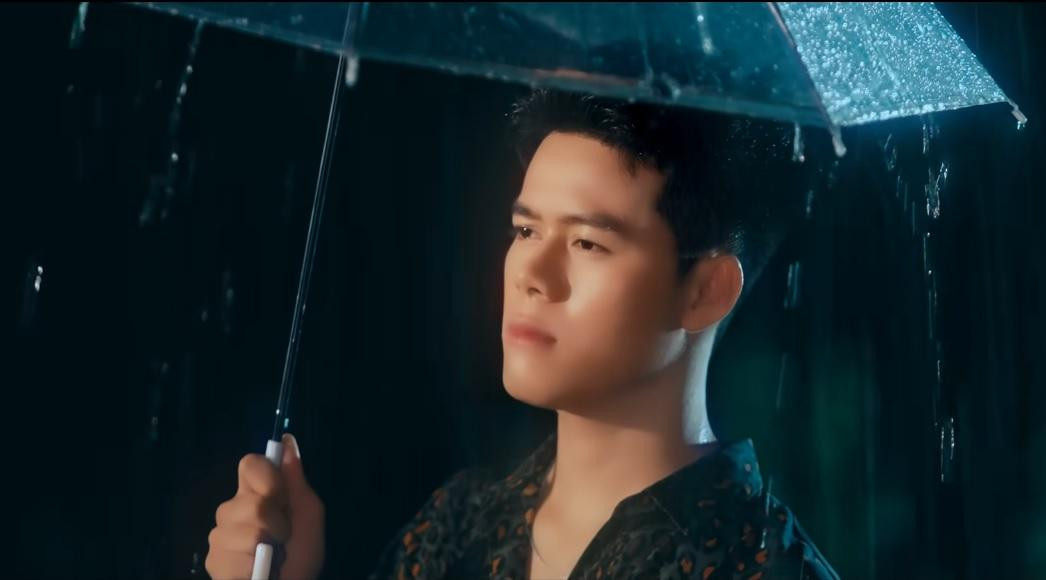 Tạo hình ấn tượng của ca sĩ Thái Học trong MV Vì một chữ tình