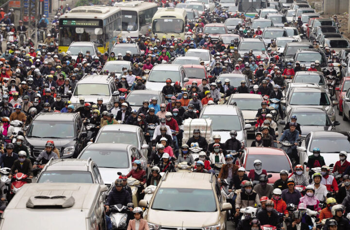 Thành phố đông đúc nhìn từ trên cao minh họa khái niệm mật độ dân số cao