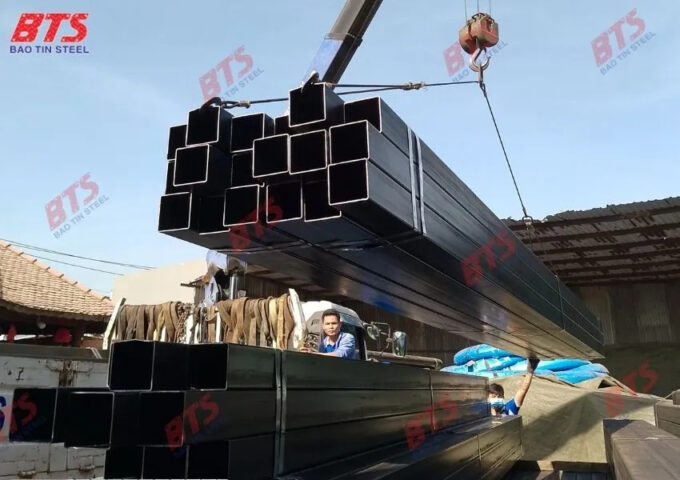 Thép hộp vuông đen Hòa Phát