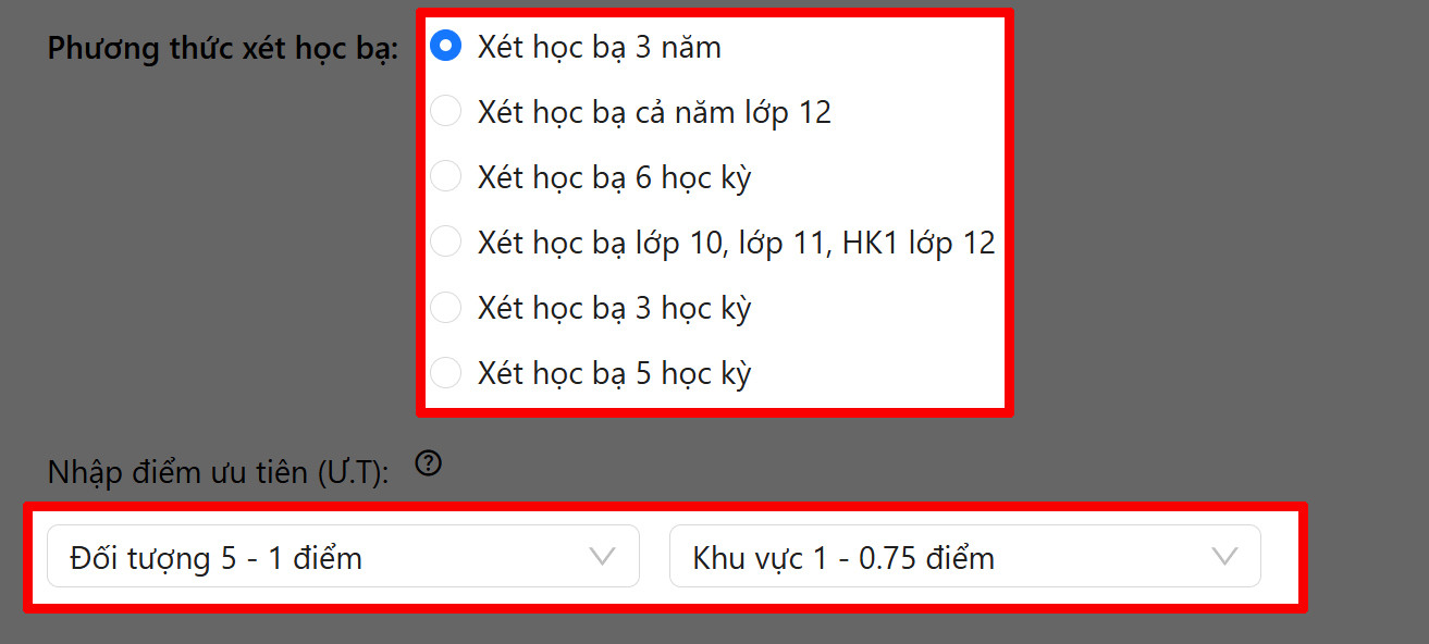 Thí sinh chọn hình thức tính điểm xét học bạ trên máy tính