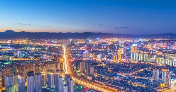 Toàn cảnh thành phố Côn Minh, thủ phủ của tỉnh Vân Nam Trung Quốc, nổi bật quy mô phát triển đô thị.