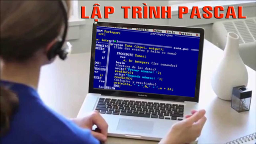Ví dụ mã nguồn Pascal để tính toán diện tích hình vuông, hỗ trợ học sinh lập trình.