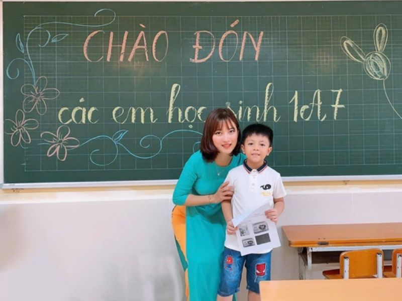 Tìm cô giáo dạy lớp 1 PHHS hoàn toàn yên tân về chuyện học hành của con trẻ Tìm cô giáo dạy lớp 1 PHHS hoàn toàn yên tân về chuyện học hành của con trẻ